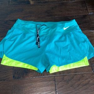 Dri fit short